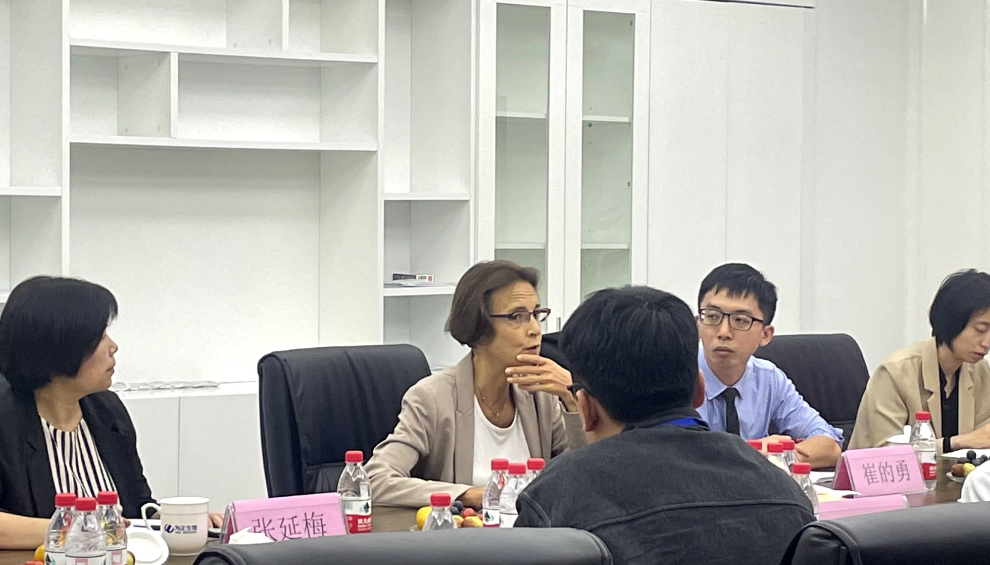 比利时驻广州领事馆及厦门贸促会领导莅临为正生物考察交流 (2).jpg