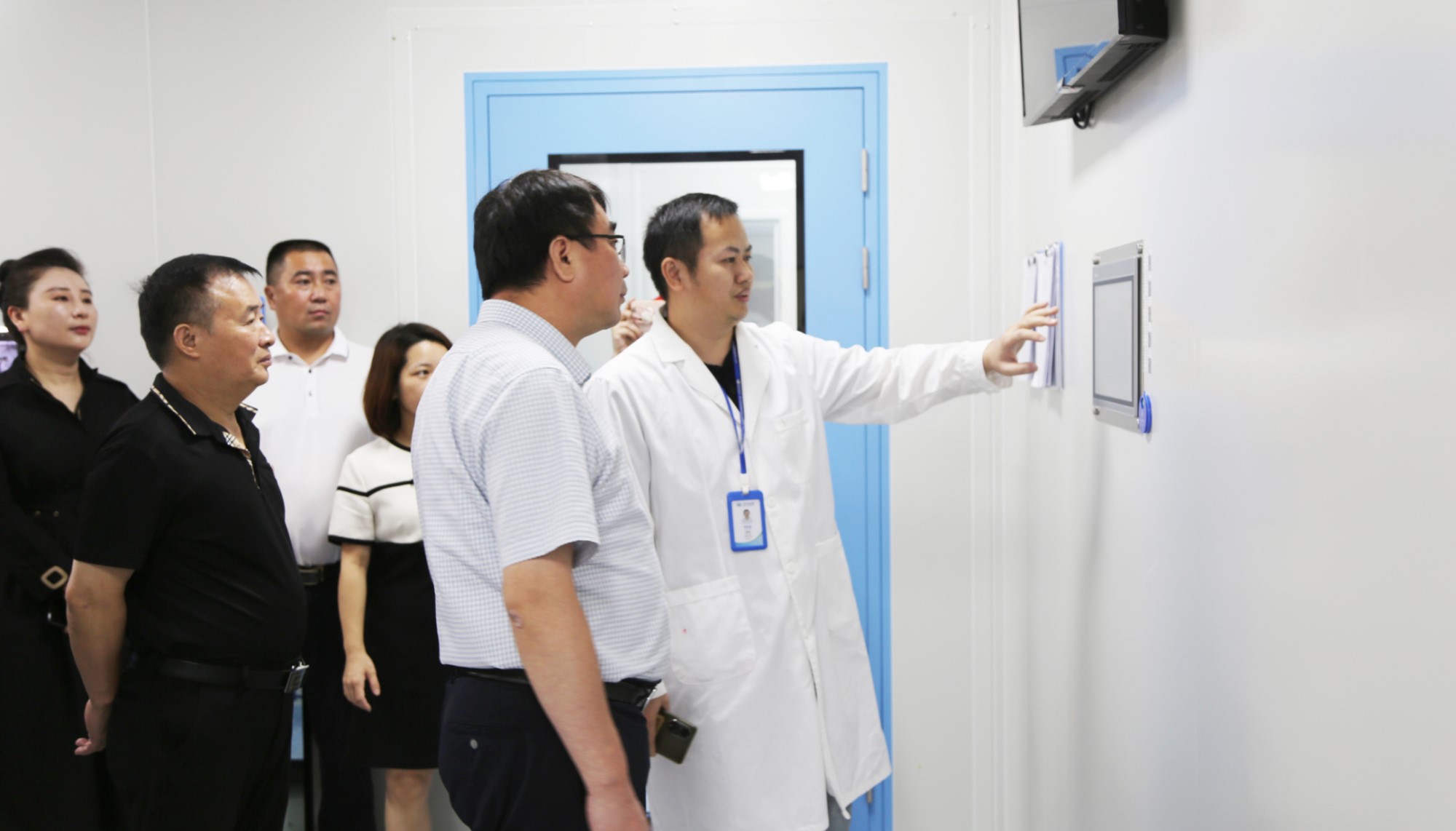 芜湖市弋江区领导一行莅临为正生物考察指导 (4).jpg